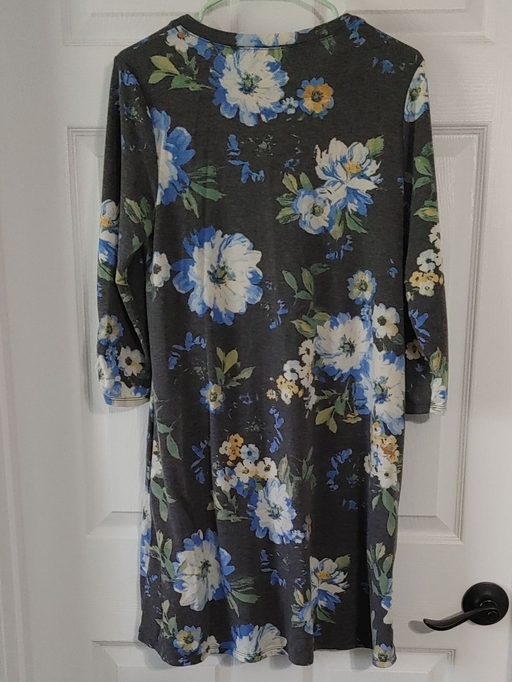 Apt. 9 Charcoal Floral Long-Sleeve Jersey Dress with Blue & White Blooms Size M - Picture 4 of 6